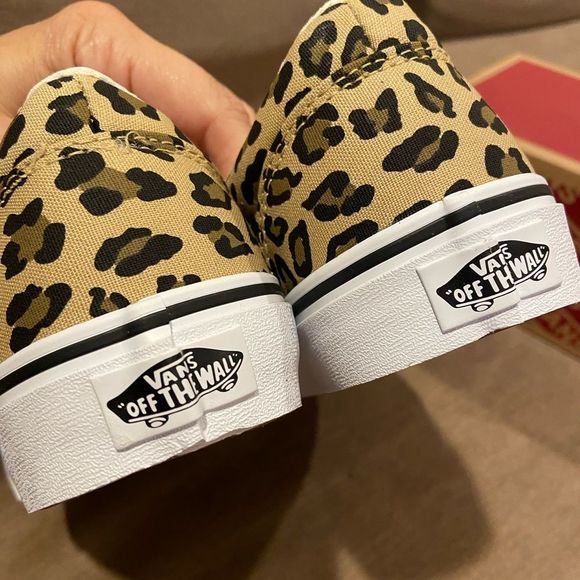 Vans cheetah print shoes 6.5 - Picture 3 of 3
